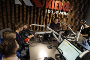 Dzień otwarty Radia Kielce. Wizyta uczniów ze SP nr 11 w Kielcach / Aneta Cielibała-Gil / Radio Kielce