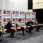 Studio Polityczne. Na zdjęciu (od lewej): Marek Kwitek - PiS, Róża Thun - PO, Magdalena Fogiel-Litwinek - Kukiz'15, Czesław Siekerski - PSL, Marek Kowalski - Nowoczesna / Karol Żak / Radio Kielce