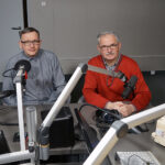 dr Jarosław Sułek - ornitolog, Powiatowy Lekarz Weterynarii oraz Wojciech Gwizdak - pomysłodawca akcji, kielecki oddział Stowarzyszenia Architektów Polskich / Robert Felczak / Radio Kielce