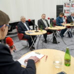 Studio Polityczne Radia Kielce. Od lewej: red. Michał Kita - Radio Kielce, Krzysztof Lipiec - PiS, Marcin Kornaga - PSL, Magdalena Fogiel-Litwinek - Kukiz'15, Lucjan Pietrzczyk - PO i Marek kowalski - Nowoczesna / Kamil Król / Radio Kielce