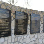 Tablice pamiątkowe na Starym Cmentarzu tzw. „ Parku Pamięci” / Marta Gajda / Radio Kielce