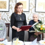Setne urodziny Marianny Żelasko z Solca-Zdroju. Życzenia jubilatce złożyła także wojewoda świętokrzyski Agata Wojtyszek / Marta Gajda / Radio Kielce