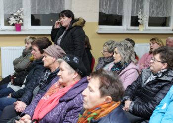 Zebranie sołeckie w świetlicy wiejskiej Domu Ludowego w Chrobrzu / Marta Gajda / Radio Kielce