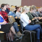 Podpisanie porozumienia w sprawie przekazania profesjonalnego urządzenia do pomiaru jakości powietrza  miedzy Miastem i Gminą Wiślica, a Polską Spółką Gazownictwa / Marta Gajda / Radio Kielce