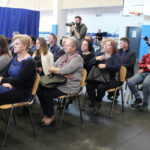 Podpisanie porozumienia w sprawie przekazania profesjonalnego urządzenia do pomiaru jakości powietrza  miedzy Miastem i Gminą Wiślica, a Polską Spółką Gazownictwa / Marta Gajda / Radio Kielce