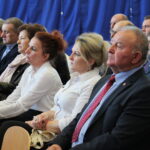 Podpisanie porozumienia w sprawie przekazania profesjonalnego urządzenia do pomiaru jakości powietrza  miedzy Miastem i Gminą Wiślica, a Polską Spółką Gazownictwa / Marta Gajda / Radio Kielce