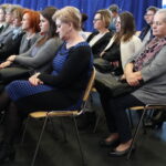 Podpisanie porozumienia w sprawie przekazania profesjonalnego urządzenia do pomiaru jakości powietrza  miedzy Miastem i Gminą Wiślica, a Polską Spółką Gazownictwa / Marta Gajda / Radio Kielce