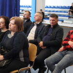 Podpisanie porozumienia w sprawie przekazania profesjonalnego urządzenia do pomiaru jakości powietrza  miedzy Miastem i Gminą Wiślica, a Polską Spółką Gazownictwa / Marta Gajda / Radio Kielce