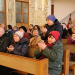 Busko. Spektakl „Nie zapomnijcie o nas…” prezentowany w kościele p.w. św. Brata Alberta Chmielowskiego / Marta Gajda / Radio Kielce