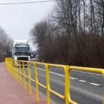 Nietulisko, gmina Kunów. Ciąg drogi krajowej nr 9, chodnik wybudowany w ramach programu likwidacji miejsc niebezpiecznych / Anna Głąb / Radio Kielce