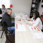 Rejestracja do bazy potencjalnych dawców szpiku zorganizowana przez fundację DKMS / Jarosław Kubalski / Radio Kielce