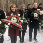 Marsz szlakiem powstania styczniowego. Od lewej: burmistrz Staszowa Leszek Kopeć, Anna Krupka, wiceminister sportu i turystyki, Ewa Kondek, wiceburmistrz Staszowa  i Marek Kwitek, poseł PIS / Grażyna Szlęzak-Wójcik / Radio Kielce