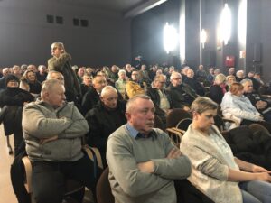 Spotkanie mieszkańców osiedla przy hucie z prezesem spółdzielni / Grażyna Szlęzak-Wójcik / Radio Kielce