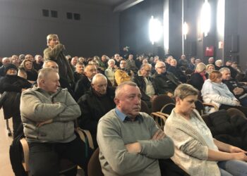 Spotkanie mieszkańców osiedla przy hucie z prezesem spółdzielni / Grażyna Szlęzak-Wójcik / Radio Kielce