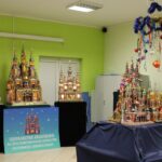 Szaniec. Pokonkursowa wystawa Szopek Krakowskich w Wiejskim Domu Kultury / Marta Gajda / Radio Kielce