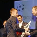 01.02.2019 Kielce. 67. Plebiscyt Świętokrzyskie Gwiazdy Sportu 2018. Gala finałowa. Miejsce 4 – Marcin Cebula. Statuetkę wręczył Zbigniew Piatek / Jarosław Kubalski / Radio Kielce