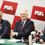 04.02.2019 Kielce. PŚk. Konferencja prasowa, z udziałem wicepremiera Jarosława Gowina, na temat zawodów łazików marsjańskich. Rektor PŚK Wiesław Trąmpczyński, wicepremier Jarosław Gowin i prezes Europejskiej Fundacji Kosmicznej Łukasz Wilczyński / Jarosław Kubalski / Radio Kielce