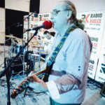 09.02.2019 Radio Kielce. Studio Gram. Koncert zespołu F-Band w składzie Artur Frączek - gitara i śpiew,Tomasz Frączek - gitara basowa i śpiew oraz Łukasz Frączek - perkusja / Jarosław Kubalski / Radio Kielce