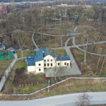 09.02.2019 Morawica. Oficyna dworska w parku / Jarosław Kubalski / Radio Kielce