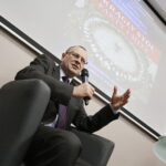 14.02.2019 Kielce. Przystanek Historia IPN. Okrągły Stół - Fakty i mity. Spotkanie z politologiem prof. Antonim Dudkiem. Prof. Antoni Dudek / Jarosław Kubalski / Radio Kielce