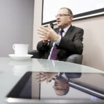 14.02.2019 Kielce. Przystanek Historia IPN. Okrągły Stół - Fakty i mity. Spotkanie z politologiem prof. Antonim Dudkiem. Prof. Antoni Dudek / Jarosław Kubalski / Radio Kielce