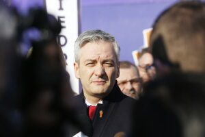 19.02.2019 Kielce. Prezes partii Wiosna podczas konferencji prasowej na Rynku / Jarosław Kubalski / Radio Kielce