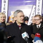 19.02.2019 Kielce. Prezes partii Wiosna podczas konferencji prasowej na Rynku / Jarosław Kubalski / Radio Kielce