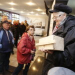 20.02.2019 Radio Kielce. Rozdajemy słuchaczom budki lęgowe dla ptaków / Jarosław Kubalski / Radio Kielce