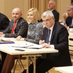 25.02.2019 Kielce. Sesja Sejmiku Województwa Świętokrzyskiego w małej sali filharmonii. Członkowie zarządu województwa: Marek Jońca i Mariusz Gosek oraz wicemarszałek Renata Janik i Marszałek Andrzej Bętkowski / Jarosław Kubalski / Radio Kielce