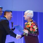 26.02.2019 Kielce. KCK. Nagrody Miasta Kielce. Ewa Parkita. Muzyk, pedagog. Nagrodę wręczają prezydent Bogdan Wenta i przewodniczący rady miasta Kamil Suchański / Jarosław Kubalski / Radio Kielce