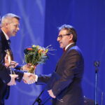 26.02.2019 Kielce. KCK. Nagrody Miasta Kielce. Stanisław Rupniewski. Przedsiębiorca w branży BHP, ochrony przeciwpożarowej i systemów bezpieczeństwa. Nagrodę wręczają prezydent Bogdan Wenta i przewodniczący rady miasta Kamil Suchański / Jarosław Kubalski / Radio Kielce