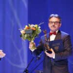 26.02.2019 Kielce. KCK. Nagrody Miasta Kielce. Stanisław Rupniewski. Przedsiębiorca w branży BHP, ochrony przeciwpożarowej i systemów bezpieczeństwa. Nagrodę wręczają prezydent Bogdan Wenta i przewodniczący rady miasta Kamil Suchański / Jarosław Kubalski / Radio Kielce