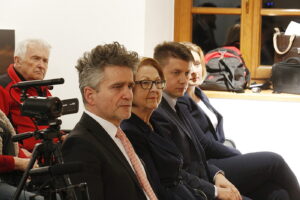 27.02.2019 Kielce.OMPiO. Spotkanie pt. „Jaka przyszłość Europy?” z Piotrem Wawrzykiem wiceministrem MSZ. Senator Krzysztof Słoń, poseł Maria Zuba i wicewojewoda Bartłomiej Dorywalski / Jarosław Kubalski / Radio Kielce