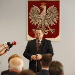 27.02.2019 Kielce. ŚUW. Wiceminister spraw wewnętrznych i administracji Jarosław Zieliński wręczył promesy na zadania związane z usuwaniem skutków klęsk żywiołowych / Jarosław Kubalski / Radio Kielce