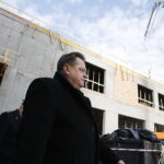 27.02.2019 Kielce. Wiceminister spraw wewnętrznych i administracji Jarosław Zieliński wizytował budowę nowej strażnicy JRG PSP Nr 1 / Jarosław Kubalski / Radio Kielce