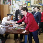 28.02.2019 Piekoszów. Wicepremier Beata Szydło odwiedziła Środowiskowy Dom Samopomocy / Jarosław Kubalski / Radio Kielce