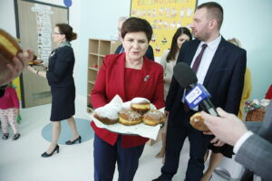 28.02.2019 Strawczyn. Wicepremier Beata Szydło odwiedziła przedszkole i żłobek samorządowy / Jarosław Kubalski / Radio Kielce