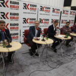 Studio Polityczne Radia Kielce. Na zdjęciu: Andrzej Pruś - Prawo i Sprawiedliwość, Michał Braun - Platforma Obywatelska, Adam Jarubas - Polskie Stronnictwo Ludowe, Mateusz Żukowski - Nowoczesna, Magdalena Fogiel-Litwinek - Kukiz’15 / Jarosław Kubalski / Radio Kielce