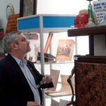 Ostrowiec Świętokrzyski. Minister rolnictwa i rozwoju wsi Jan Krzysztof Ardanowski zwiedza Izbę Pamięci Cukrownictwa w Częstocicach / Emilia Sitarska / Radio Kielce