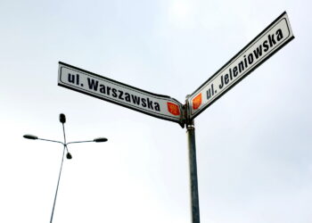 Rondo na skrzyżowaniu ulic: Warszawskiej, Jeleniowskiej i Generała Władysława Sikorskiego. / Marzena Mąkosa / Radio Kielce