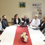 Podpisanie kontraktu dotyczącego wdrożenia pilotażu Krajowej Sieci Onkologicznej w województwie świętokrzyskim / Marzena Mąkosa / Radio Kielce