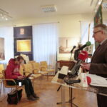 Spotkanie z mediami w Muzeum Historii Kielc. Przemawia dr Jan Główka - dyrektor muzeum / Marzena Mąkosa / Radio Kielce