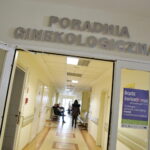 Prof. Oszukowski: najważniejsze jest bezpieczeństwo rodzącej i jej dziecka