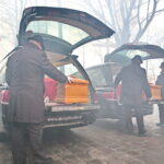 Uroczysty pogrzeb Jana Wosińskiego oraz Piotra Pecela - partyzantów AK oraz NSZ zamordowanych przez komunistów w Zgórsku koło Kielc / Marzena Mąkosa / Radio Kielce