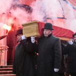 Uroczysty pogrzeb Jana Wosińskiego oraz Piotra Pecela - partyzantów AK oraz NSZ zamordowanych przez komunistów w Zgórsku koło Kielc / Marzena Mąkosa / Radio Kielce