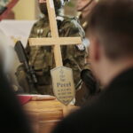 Uroczysty pogrzeb Jana Wosińskiego oraz Piotra Pecela - partyzantów AK oraz NSZ zamordowanych przez komunistów w Zgórsku koło Kielc / Marzena Mąkosa / Radio Kielce