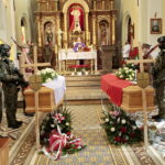 Uroczysty pogrzeb Jana Wosińskiego oraz Piotra Pecela - partyzantów AK oraz NSZ zamordowanych przez komunistów w Zgórsku koło Kielc / Marzena Mąkosa / Radio Kielce