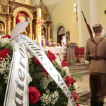 Uroczysty pogrzeb Jana Wosińskiego oraz Piotra Pecela - partyzantów AK oraz NSZ zamordowanych przez komunistów w Zgórsku koło Kielc / Marzena Mąkosa / Radio Kielce