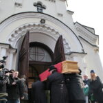 Uroczysty pogrzeb Jana Wosińskiego oraz Piotra Pecela - partyzantów AK oraz NSZ zamordowanych przez komunistów w Zgórsku koło Kielc / Marzena Mąkosa / Radio Kielce