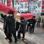 Uroczysty pogrzeb Jana Wosińskiego oraz Piotra Pecela - partyzantów AK oraz NSZ zamordowanych przez komunistów w Zgórsku koło Kielc / Marzena Mąkosa / Radio Kielce